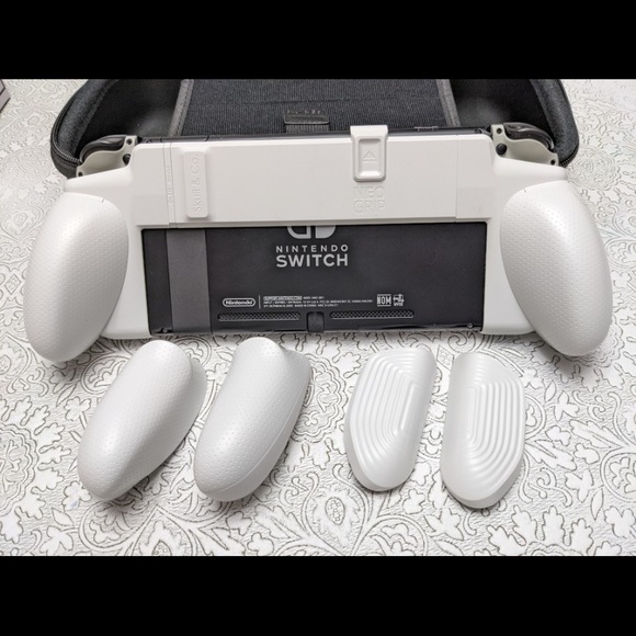 Nintendo switch grip and case - Picture 4 of 6